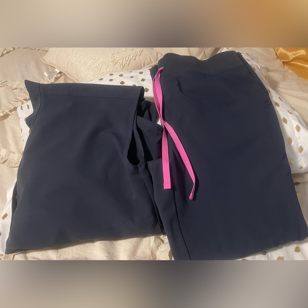 Figs scrubs